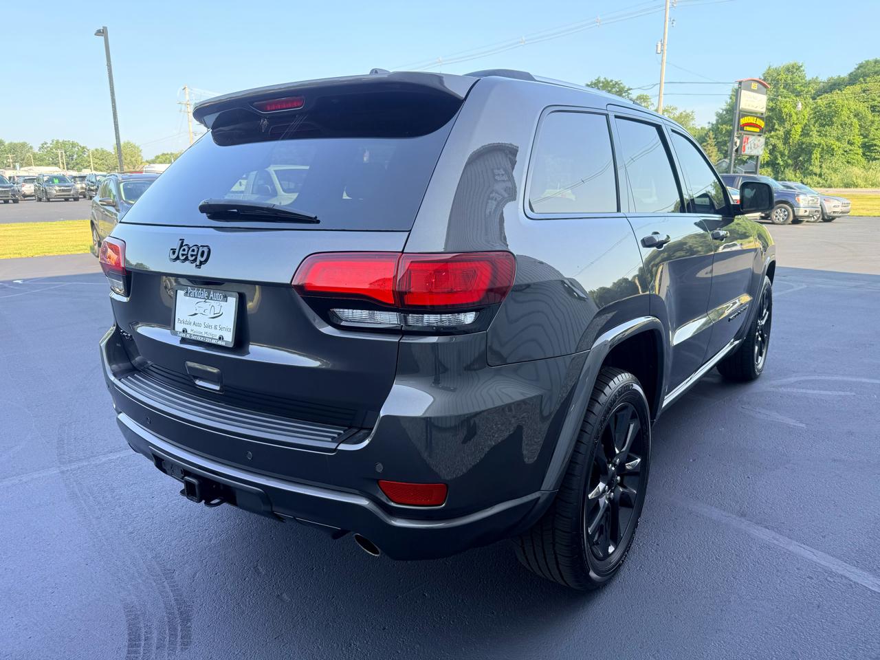 Jeep Grand Cherokee Laredo 4WD 2021