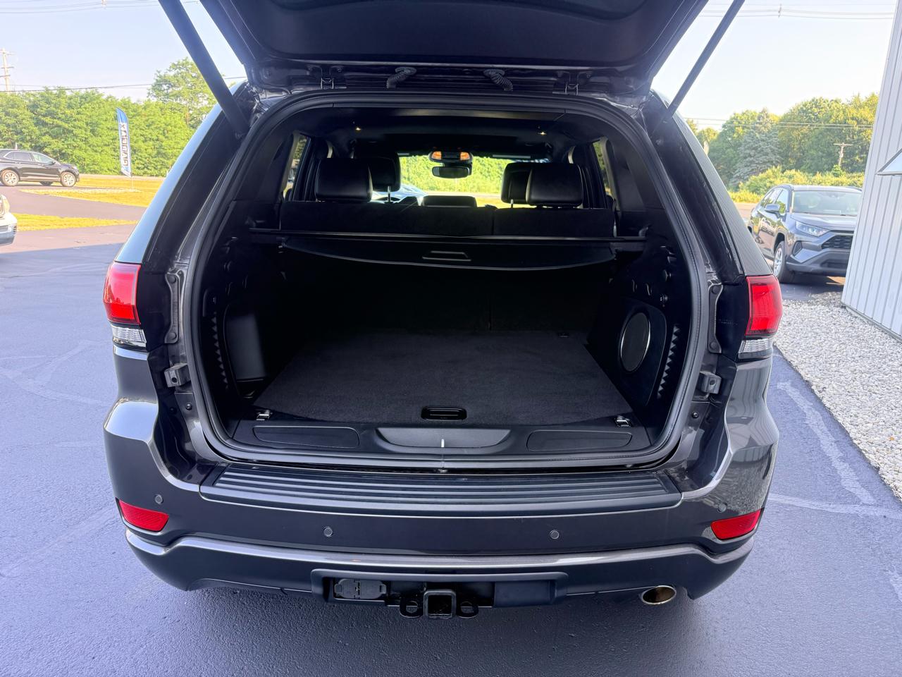 Jeep Grand Cherokee Laredo 4WD 2021