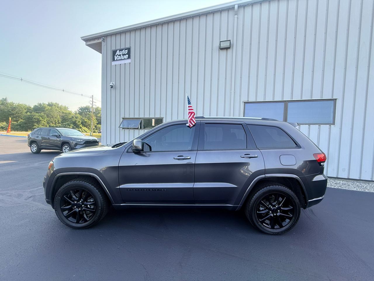 Jeep Grand Cherokee Laredo 4WD 2021