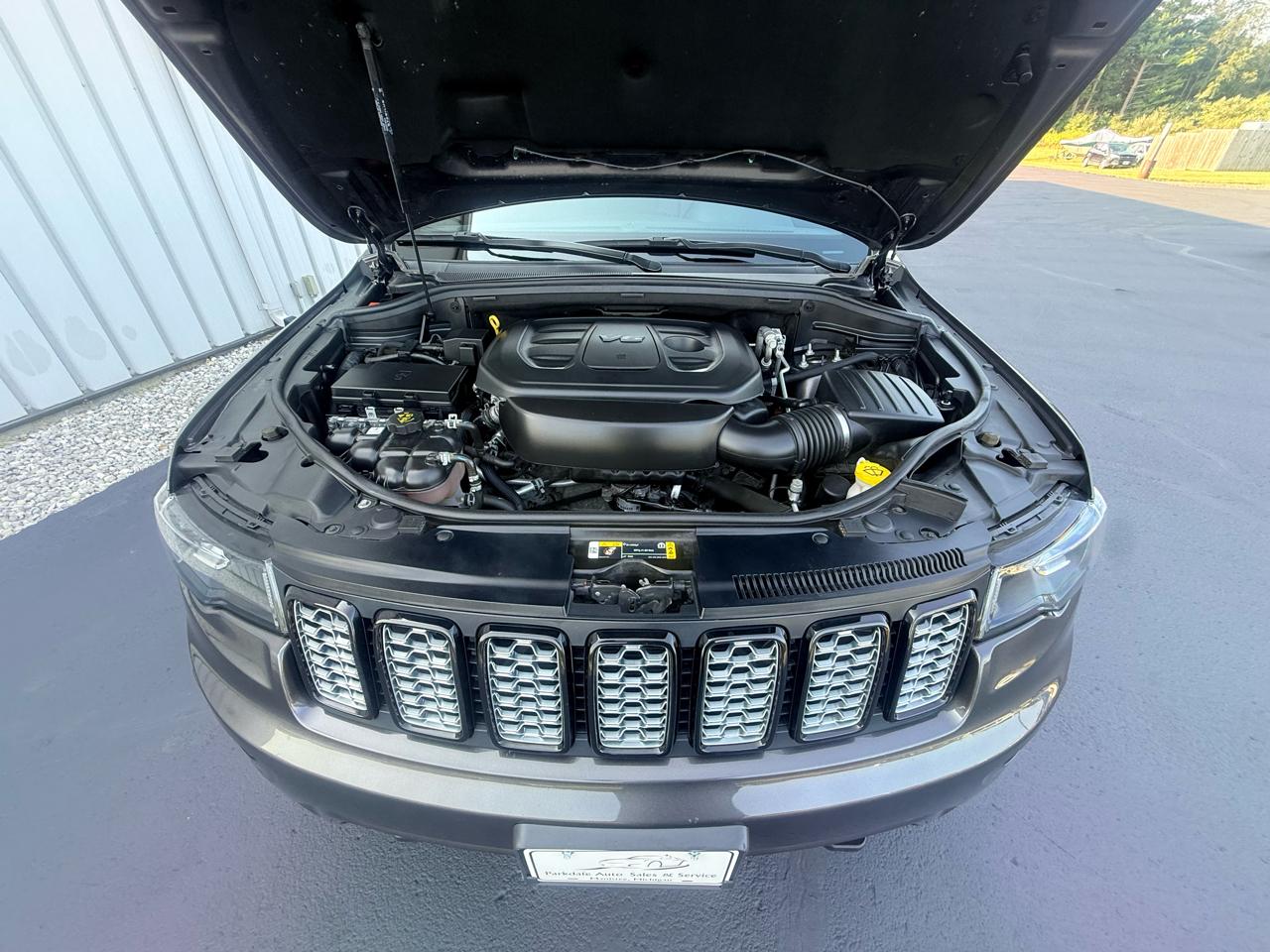 Jeep Grand Cherokee Laredo 4WD 2021