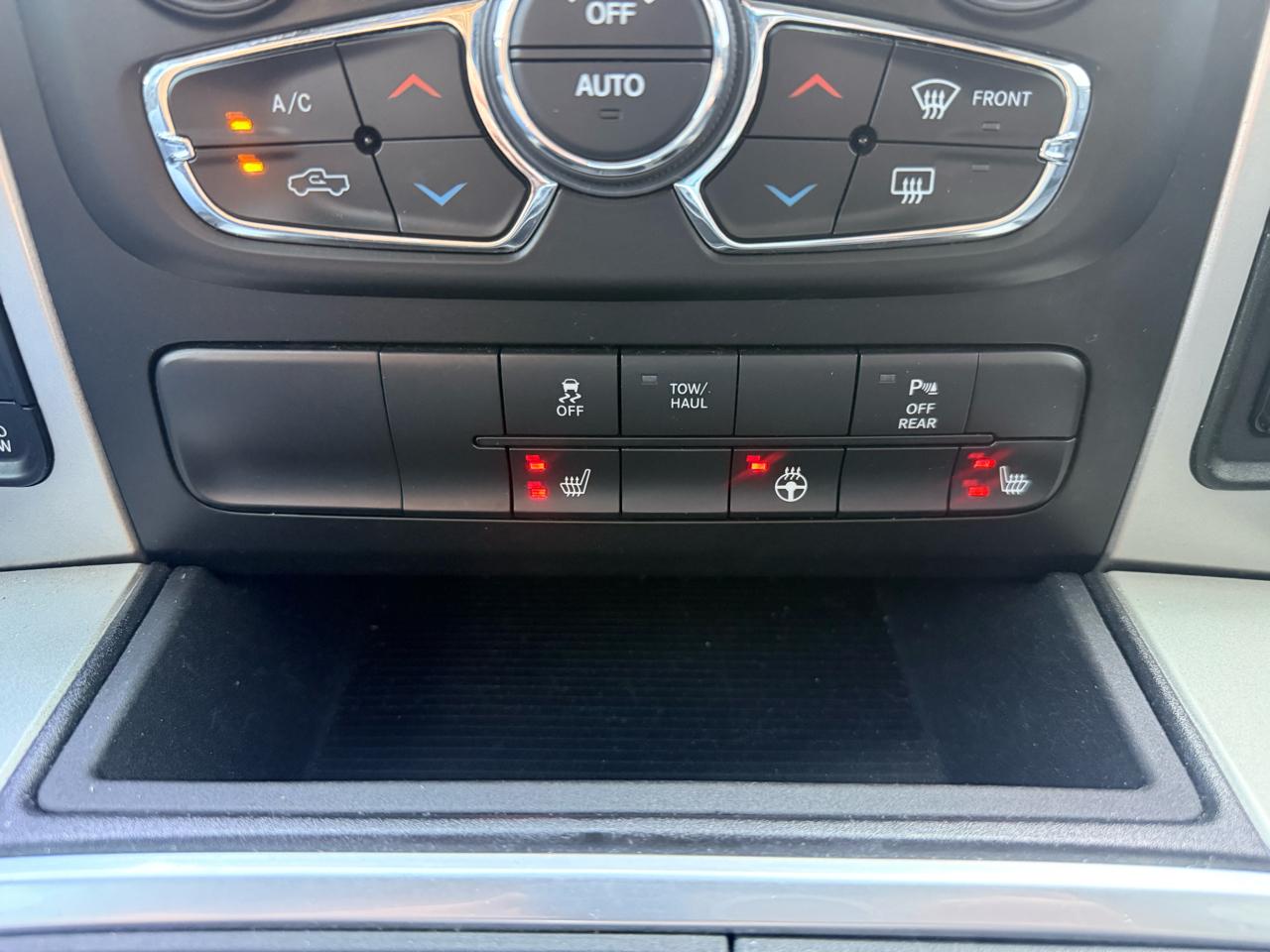 RAM 1500 Classic Warlock 4x4 Crew Cab 5'7" Box 2019