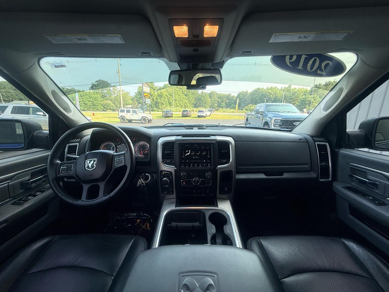 RAM 1500 Classic Warlock 4x4 Crew Cab 5'7" Box 2019