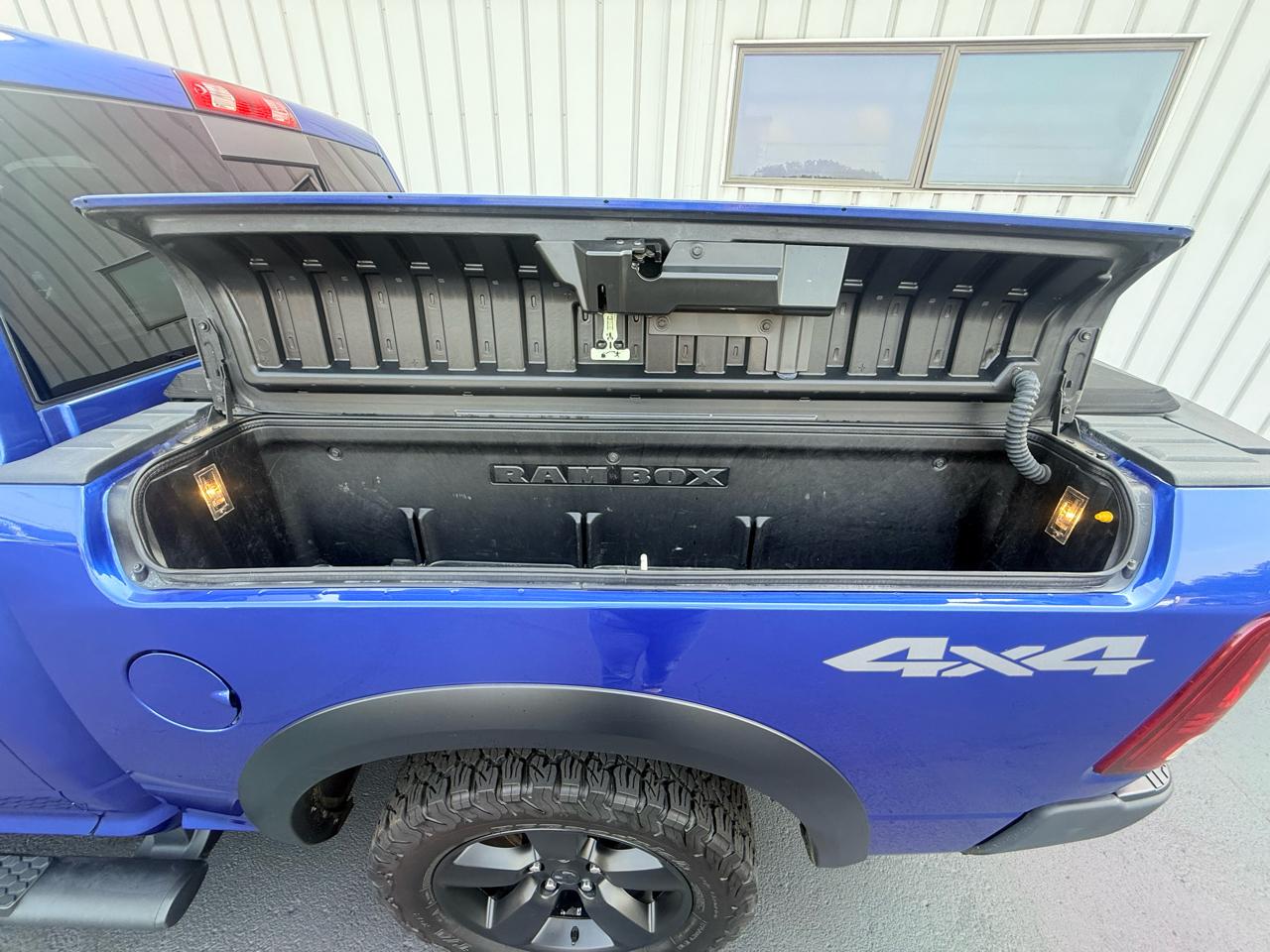 RAM 1500 Classic Warlock 4x4 Crew Cab 5'7" Box 2019