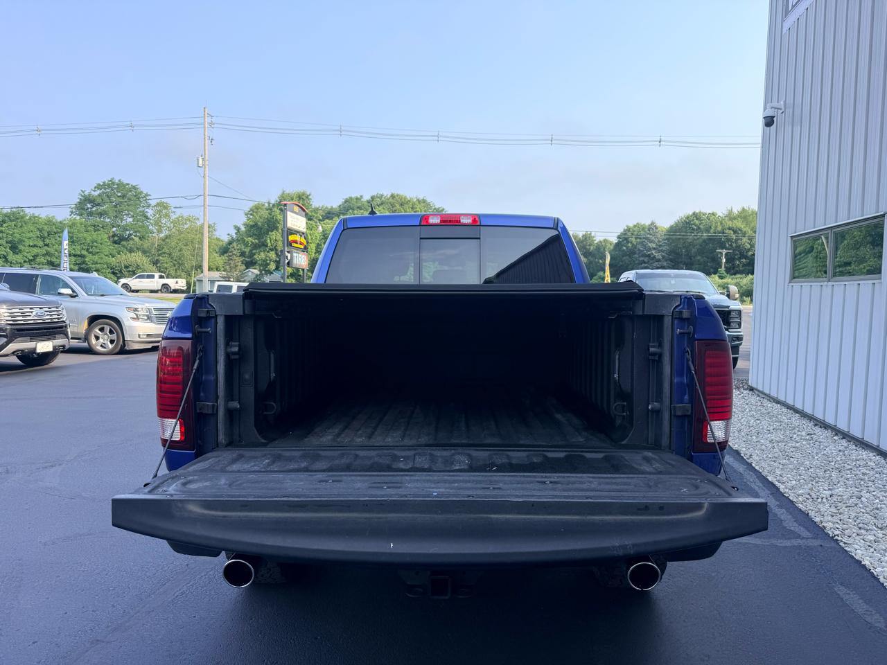 RAM 1500 Classic Warlock 4x4 Crew Cab 5'7" Box 2019