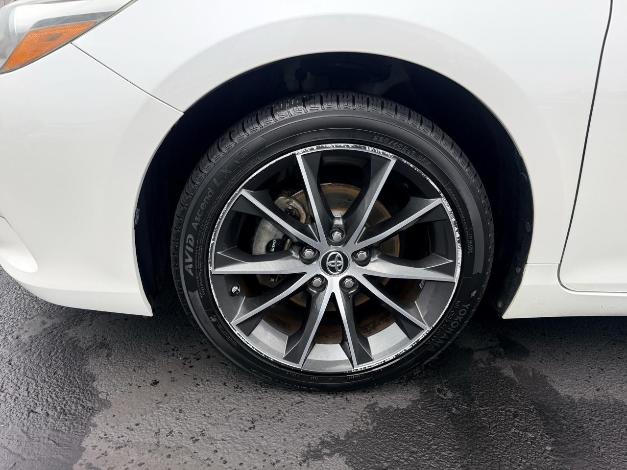 Toyota Camry 4dr Sdn I4 Auto XLE (Natl) 2015