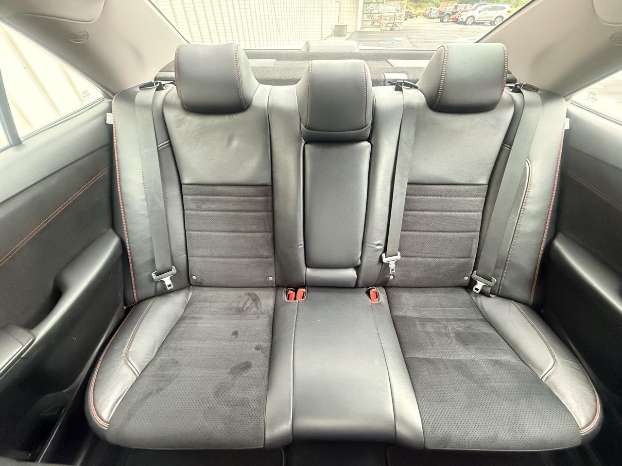 Toyota Camry 4dr Sdn I4 Auto XLE (Natl) 2015