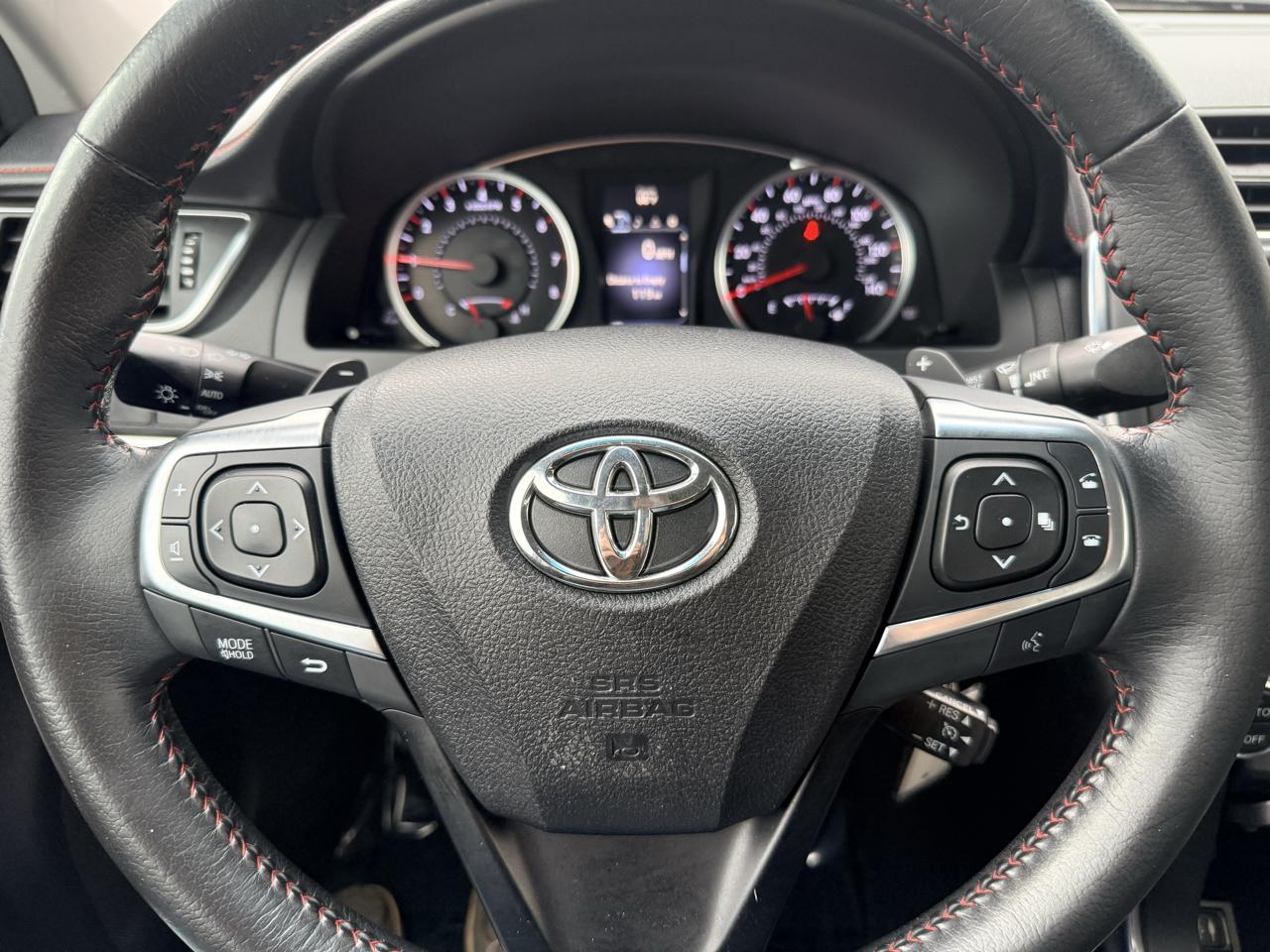 Toyota Camry 4dr Sdn I4 Auto XLE (Natl) 2015