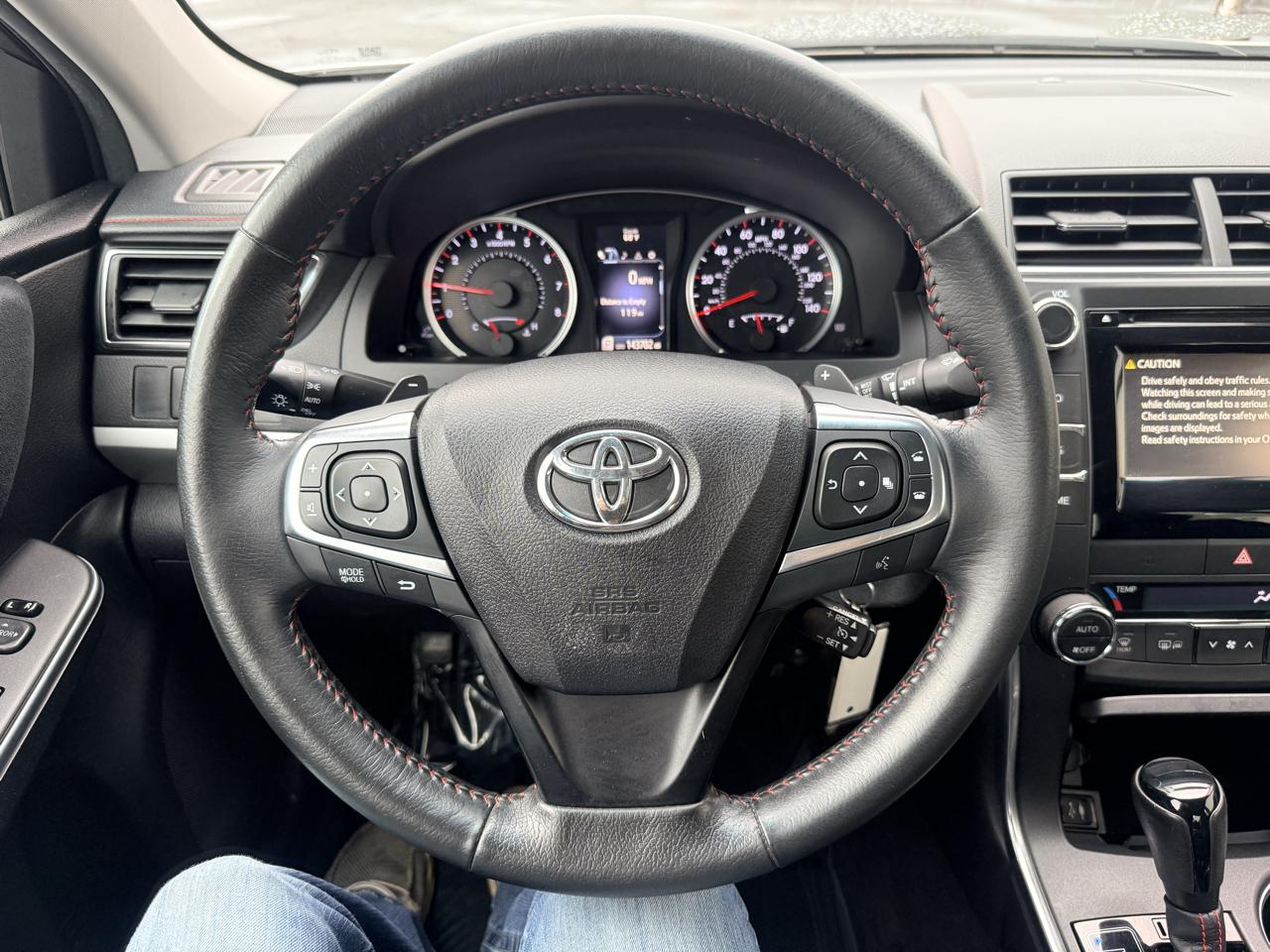 Toyota Camry 4dr Sdn I4 Auto XLE (Natl) 2015