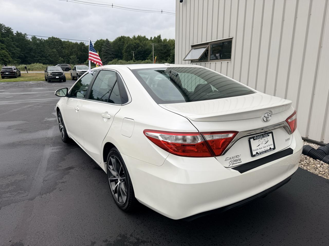 Toyota Camry 4dr Sdn I4 Auto XLE (Natl) 2015