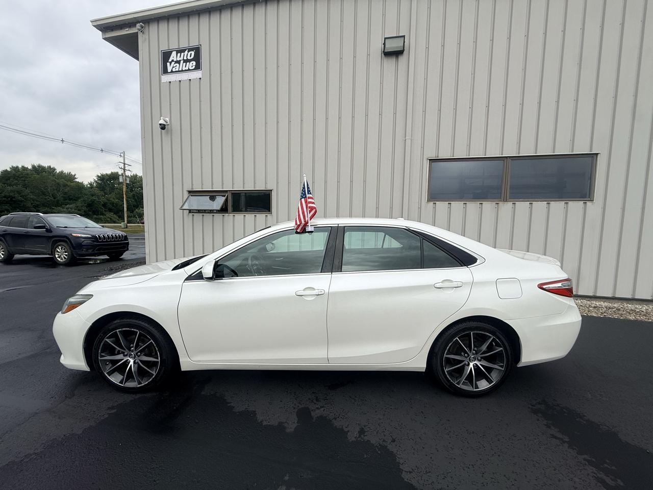 Toyota Camry 4dr Sdn I4 Auto XLE (Natl) 2015