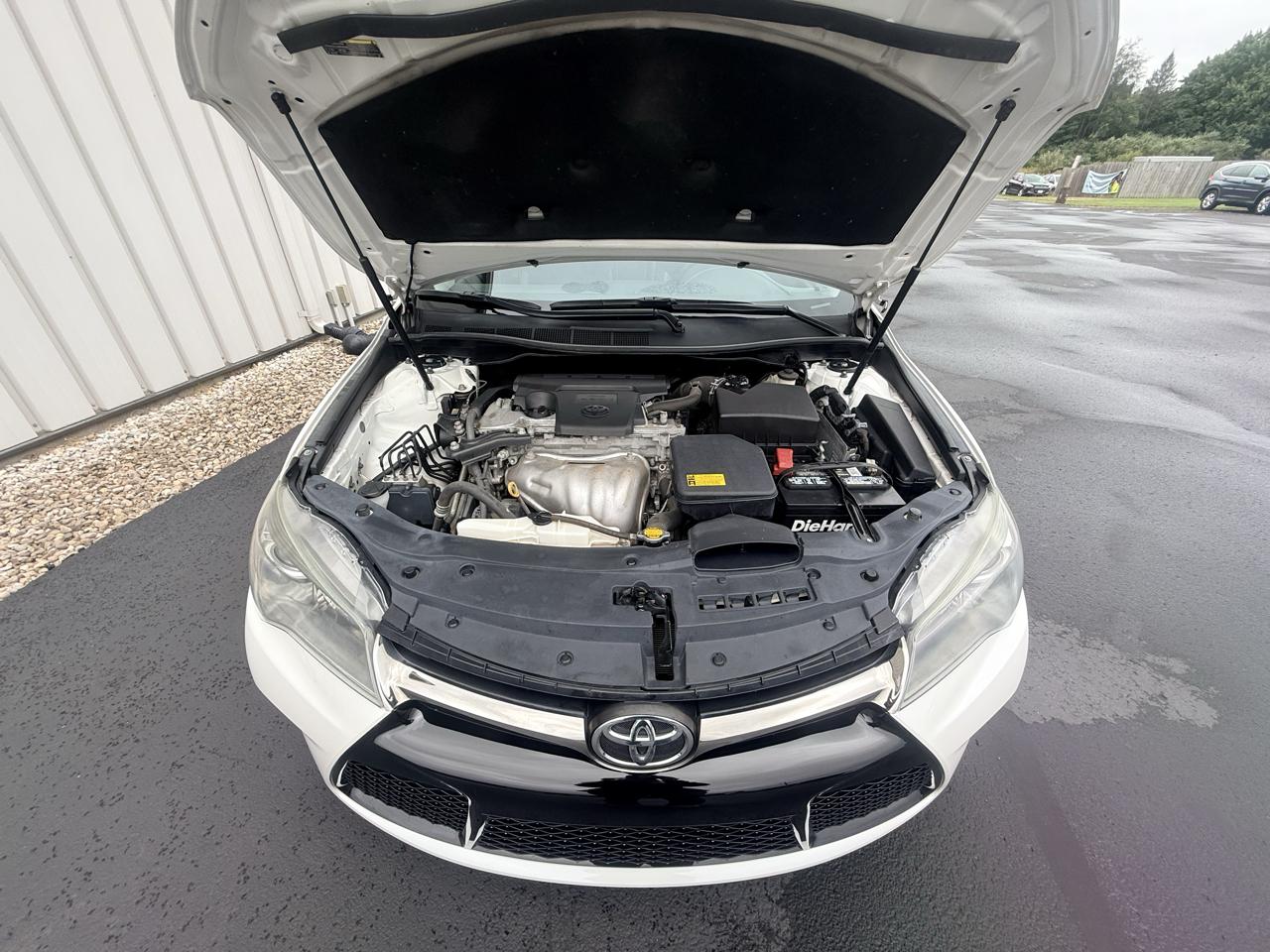 Toyota Camry 4dr Sdn I4 Auto XLE (Natl) 2015