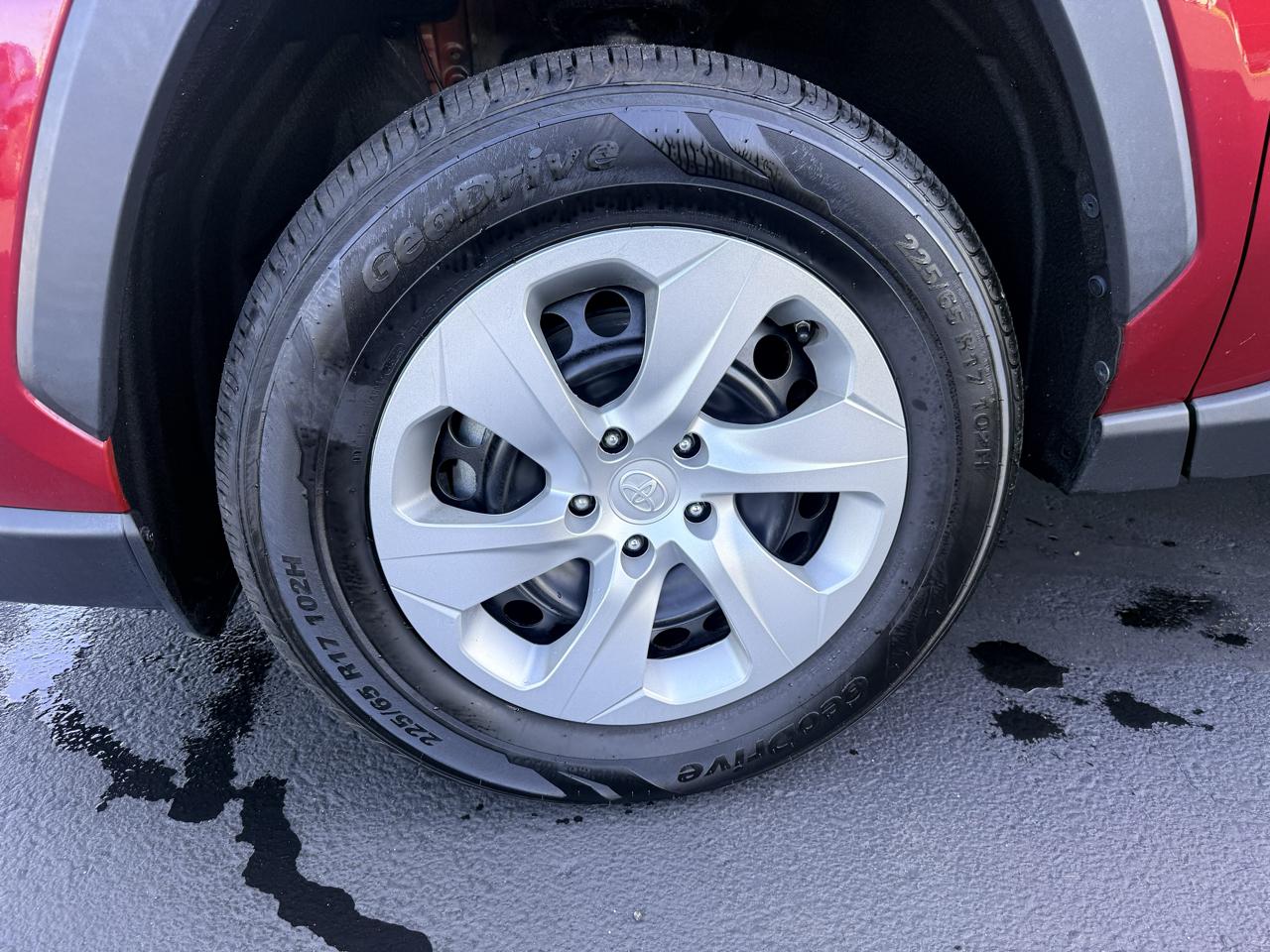 Toyota RAV4 LE AWD (Natl) 2023