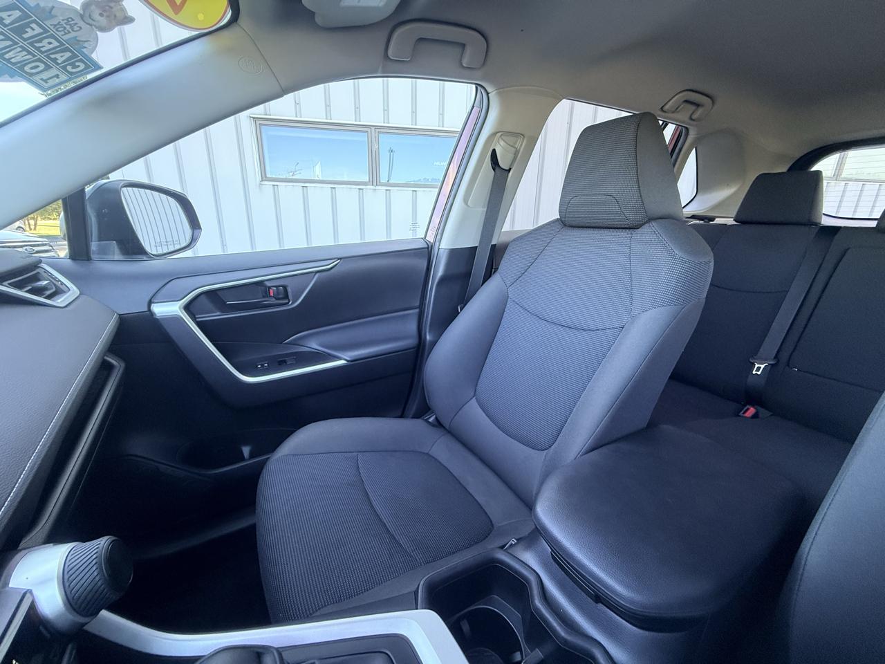 Toyota RAV4 LE AWD (Natl) 2023