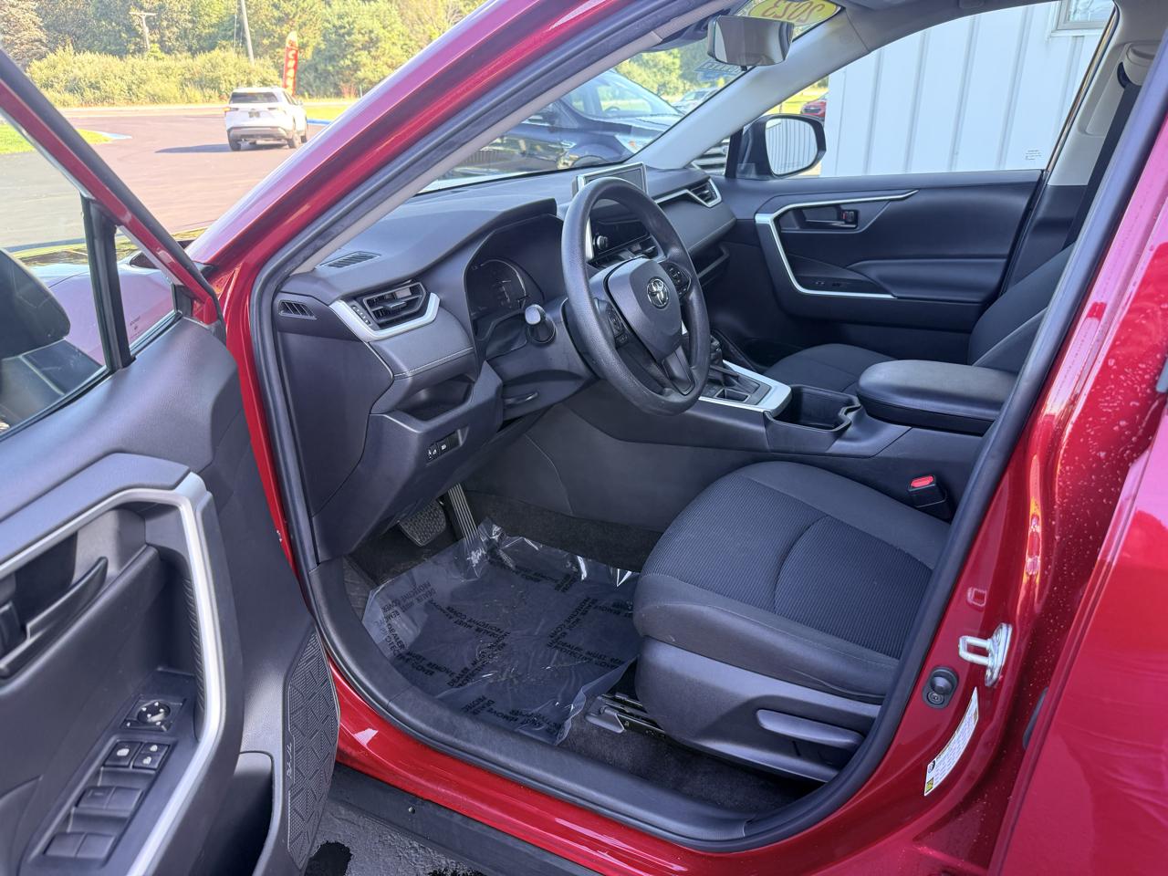 Toyota RAV4 LE AWD (Natl) 2023