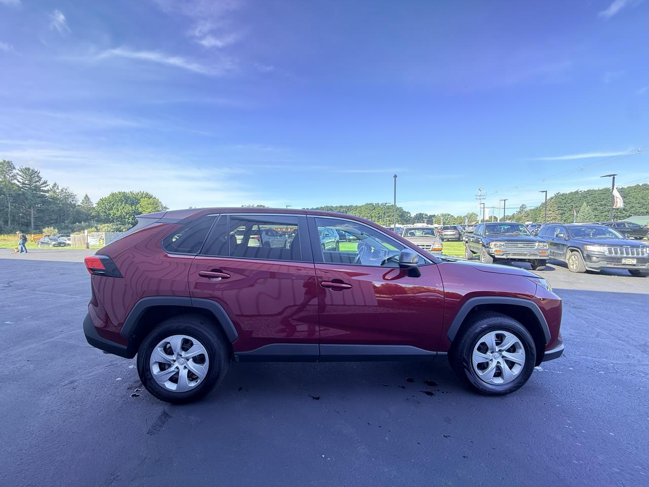 Toyota RAV4 LE AWD (Natl) 2023