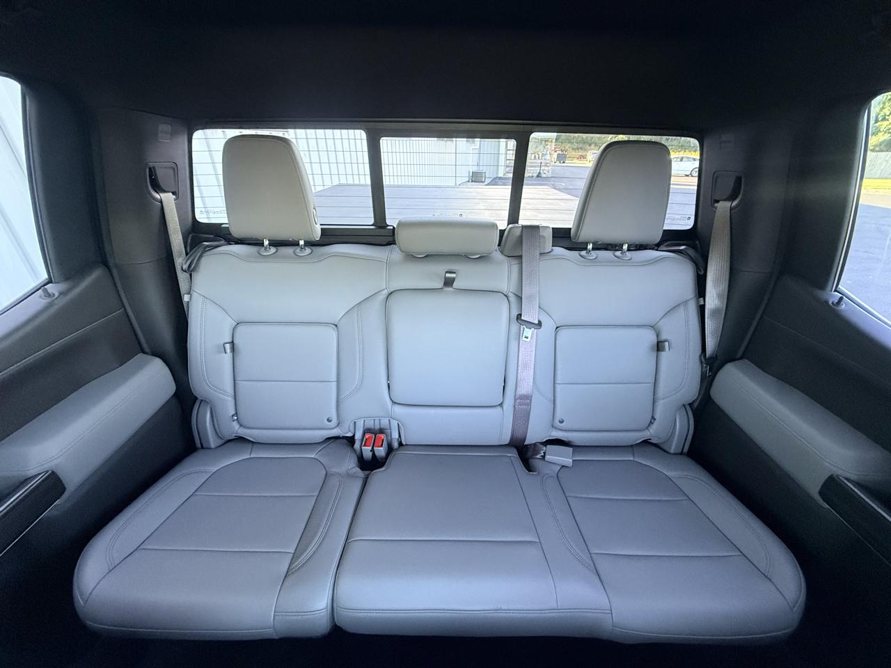 Chevrolet Silverado 1500 4WD Crew Cab 147" RST 2021
