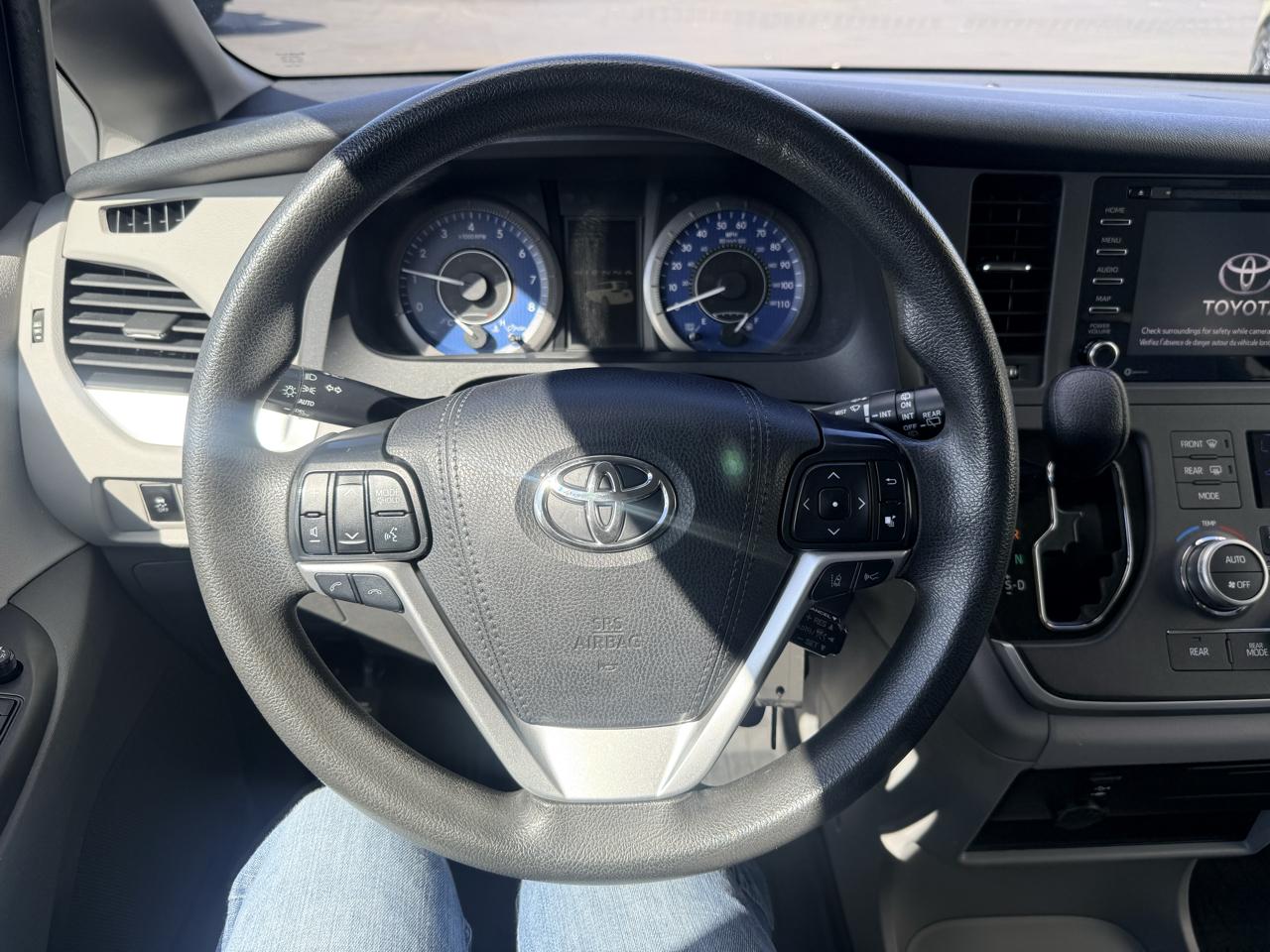 Toyota Sienna LE Auto Access Seat FWD 7-Passenger (Natl) 2020