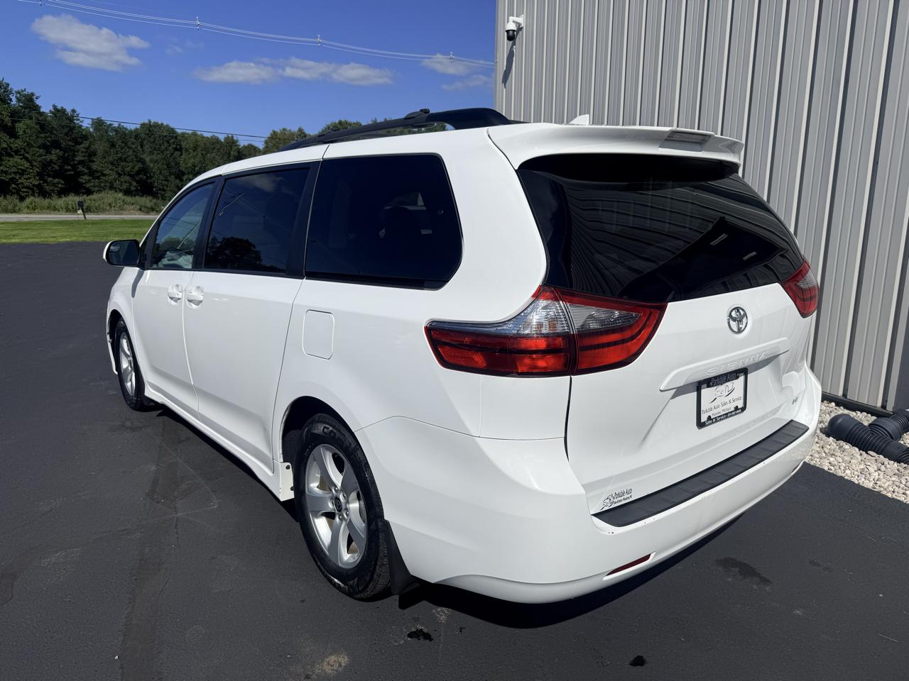 Toyota Sienna LE Auto Access Seat FWD 7-Passenger (Natl) 2020