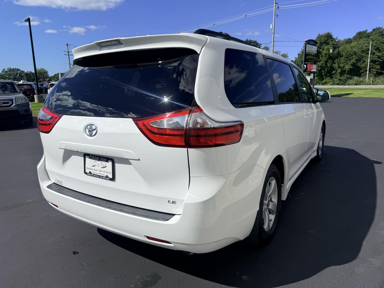 Toyota Sienna LE Auto Access Seat FWD 7-Passenger (Natl) 2020