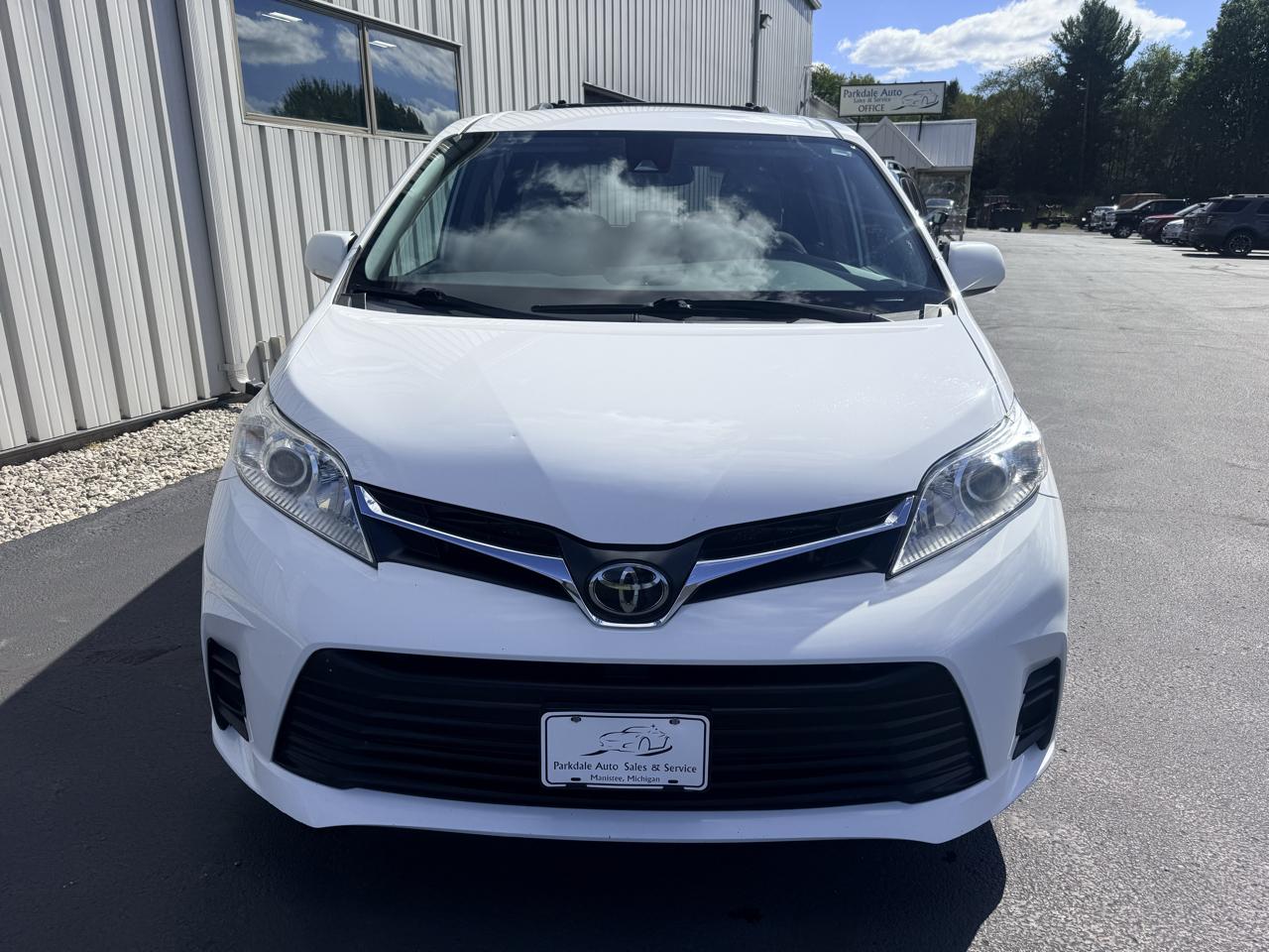 Toyota Sienna LE Auto Access Seat FWD 7-Passenger (Natl) 2020