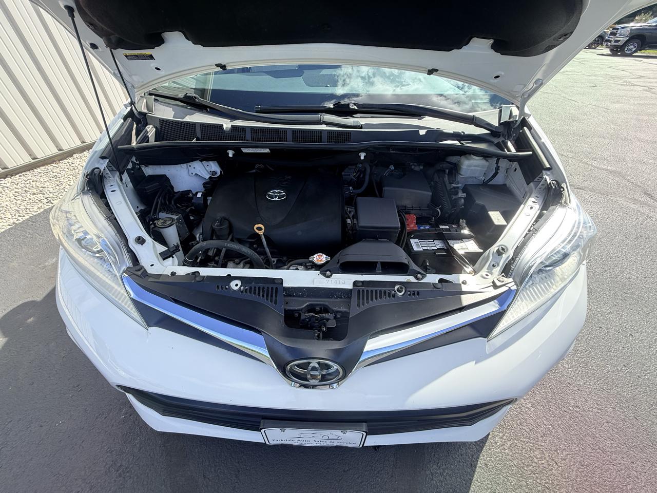Toyota Sienna LE Auto Access Seat FWD 7-Passenger (Natl) 2020