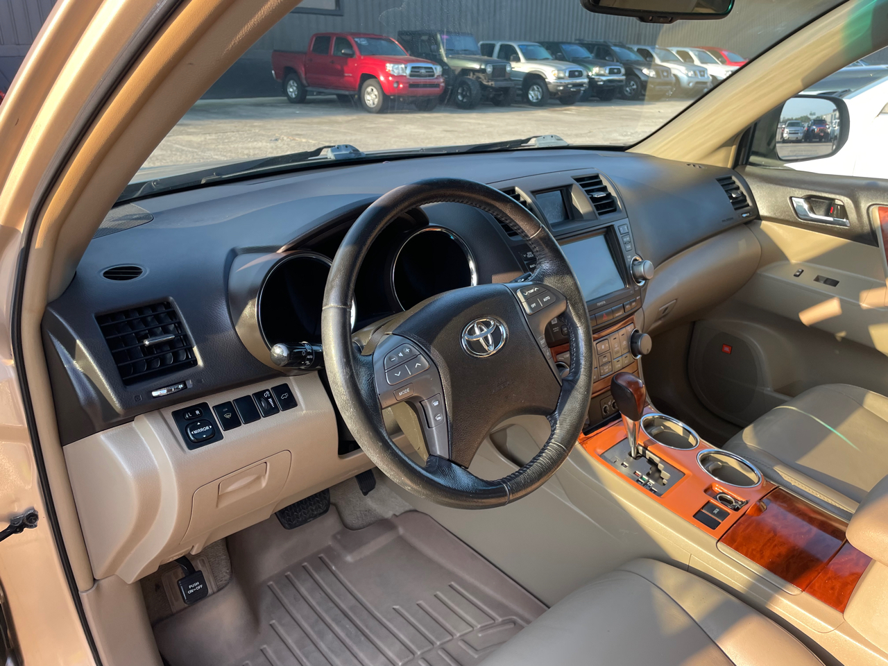 Toyota Highlander Limited 2WD 2010