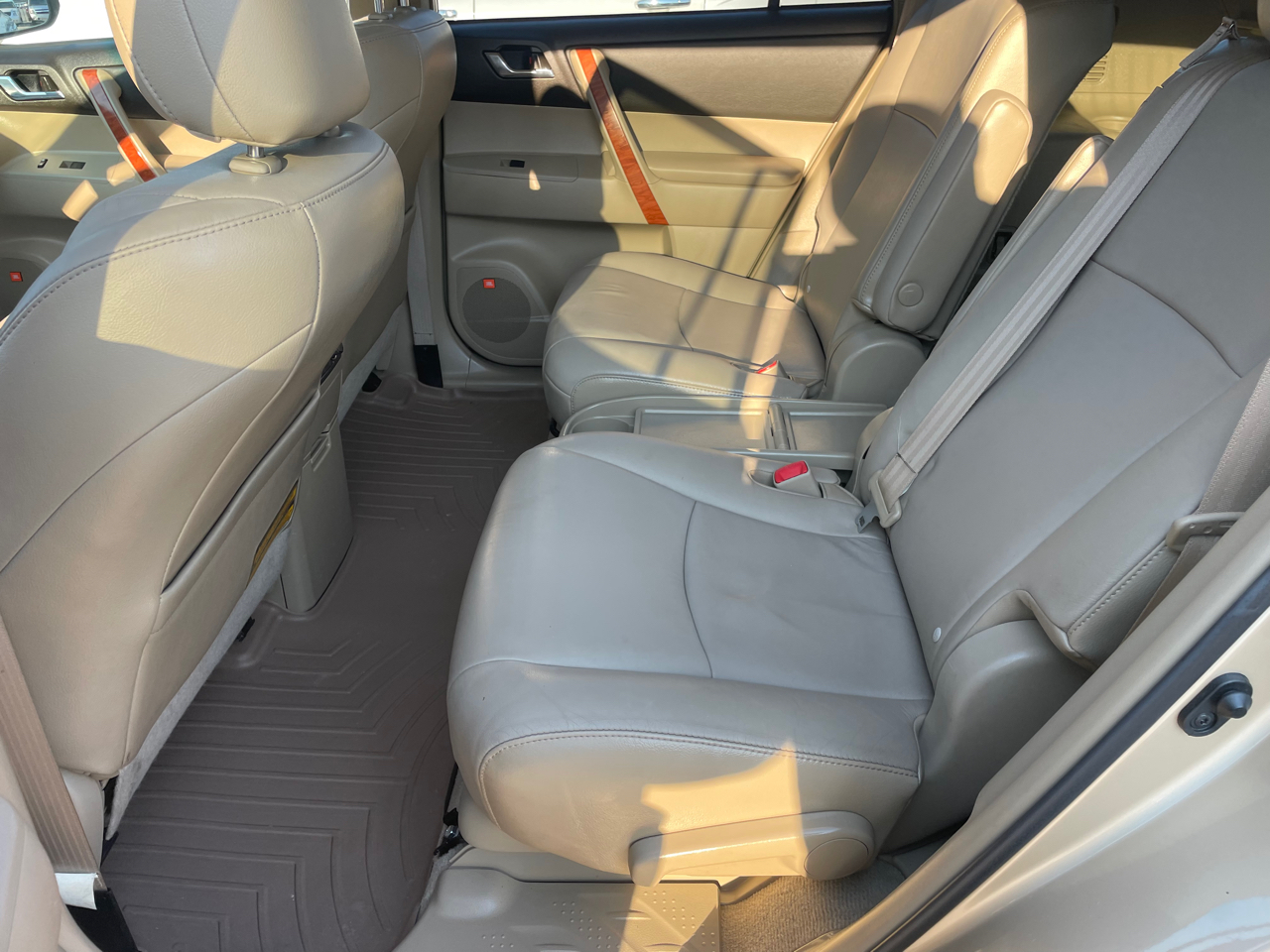 Toyota Highlander Limited 2WD 2010