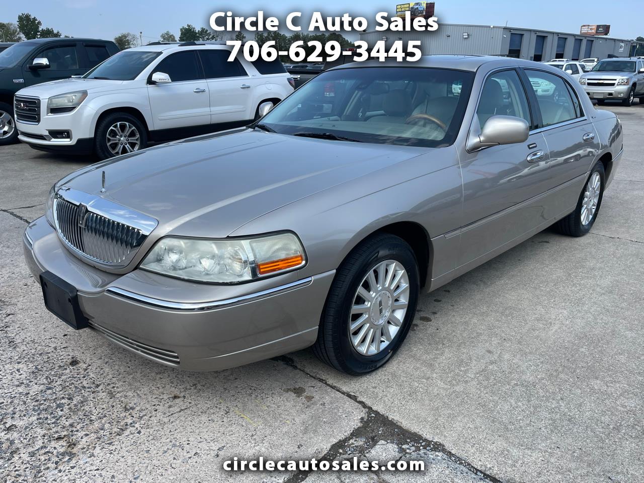 2003 Lincoln Town Car