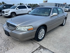 2003 Lincoln Town Car 