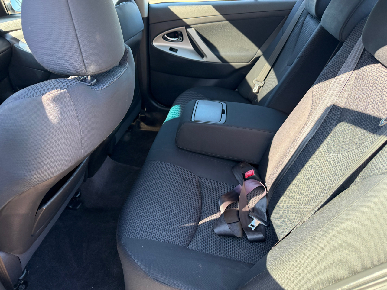 Toyota Camry Base 6-Spd AT 2011