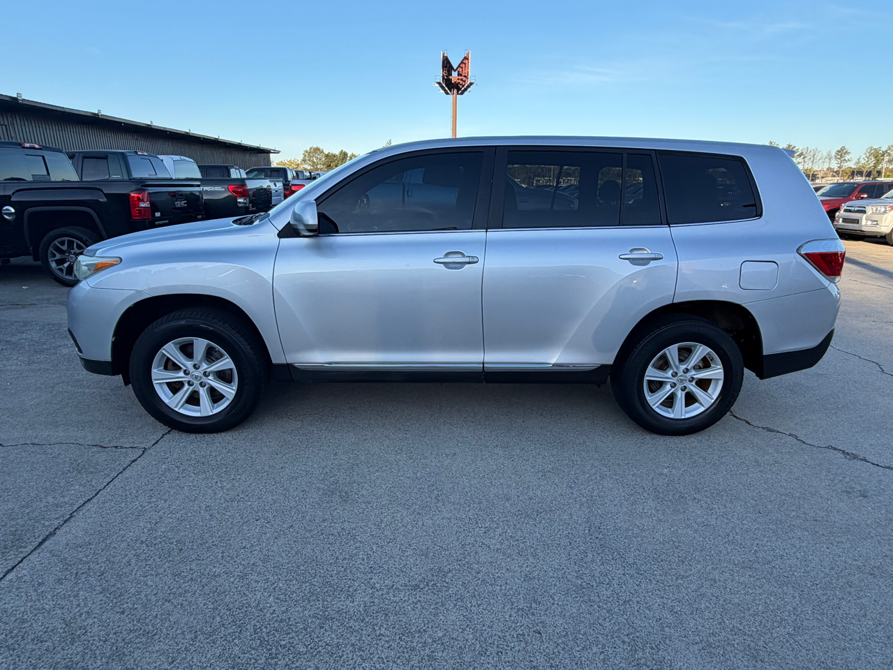 Toyota Highlander Base 2WD I4 2013