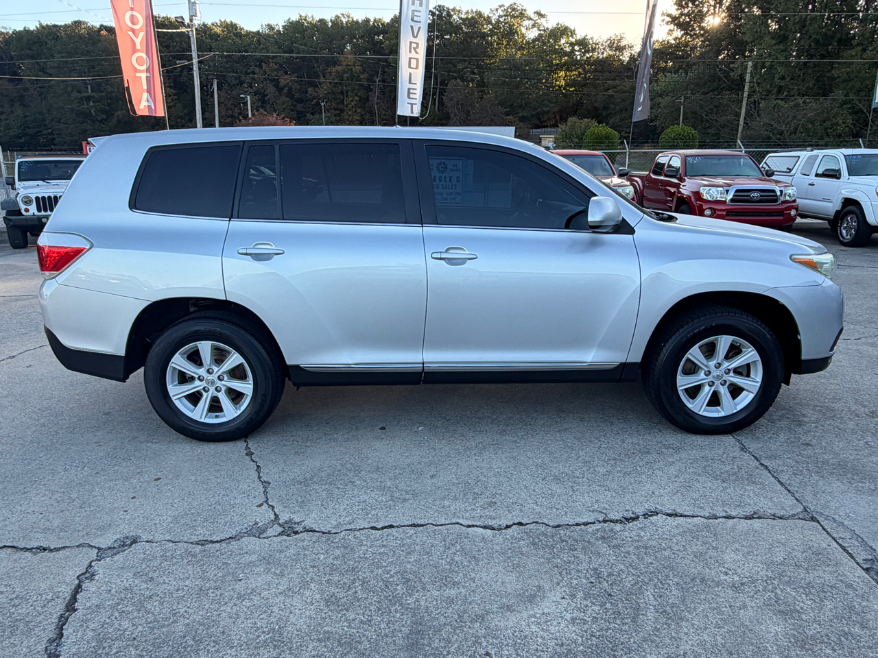 Toyota Highlander Base 2WD I4 2013