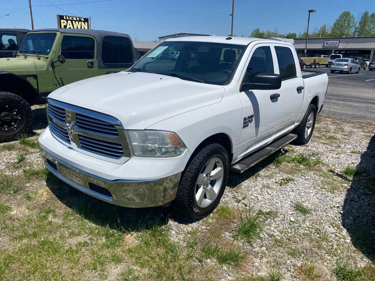 RAM 1500 Classic Tradesman 4x4 Crew Cab 5'7" Box 2022