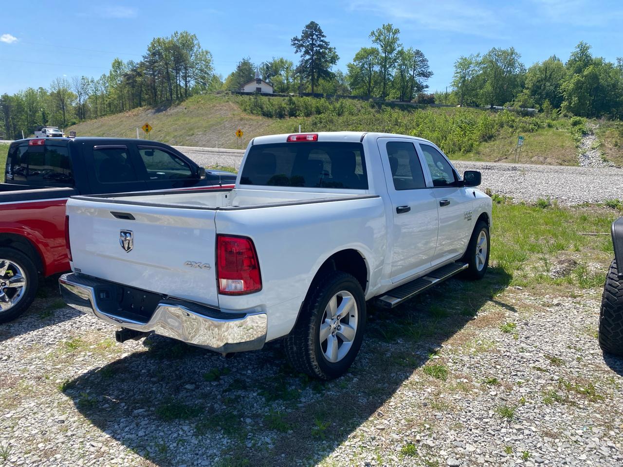 RAM 1500 Classic Tradesman 4x4 Crew Cab 5'7" Box 2022