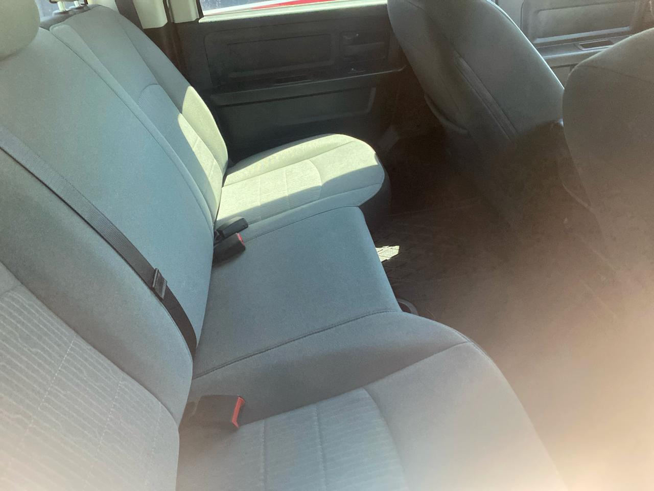 RAM 1500 Classic Tradesman 4x4 Crew Cab 5'7" Box 2022