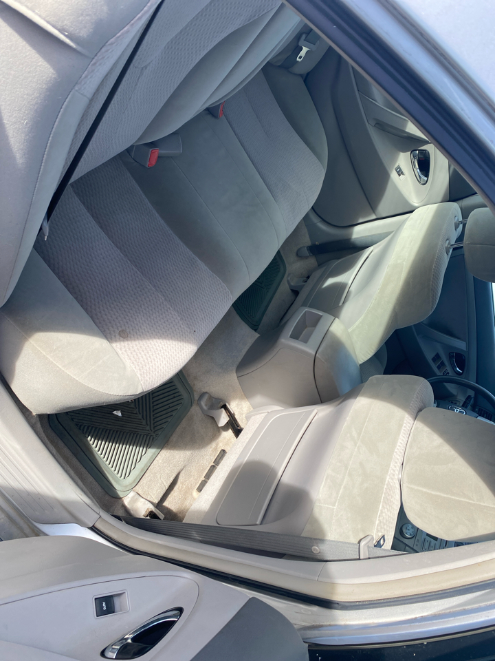 Toyota Camry 4dr Sdn I4 Man (Natl) 2010