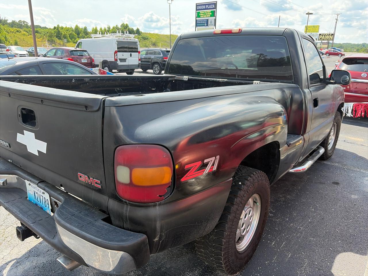 GMC New Sierra 1500 Reg Cab 119.0" WB 4WD SLE 2000