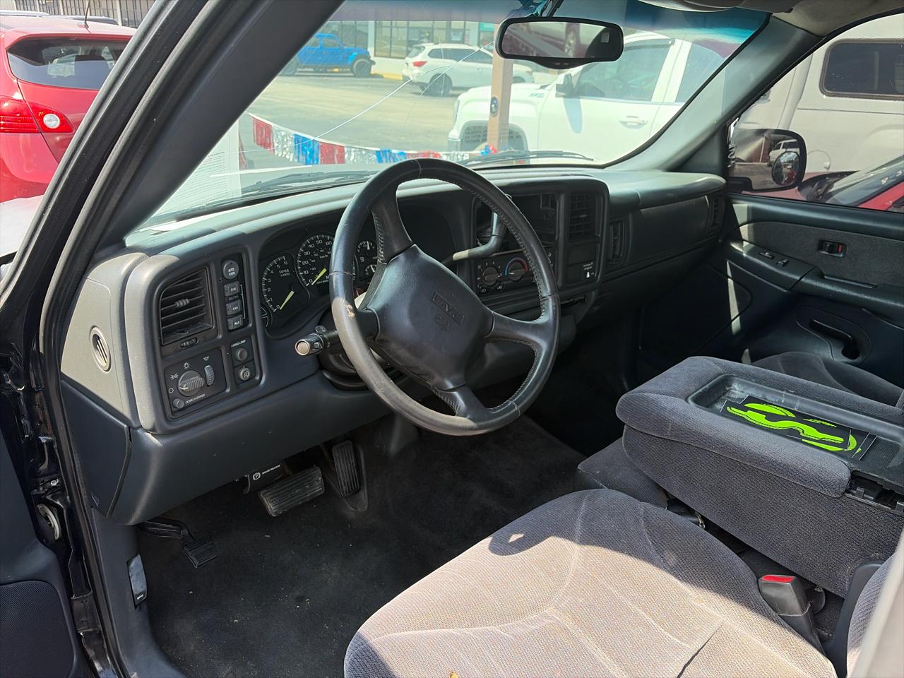 GMC New Sierra 1500 Reg Cab 119.0" WB 4WD SLE 2000