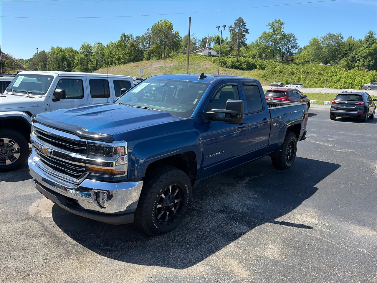 Chevrolet Silverado 1500 4WD Double Cab 143.5" LT w/1LT 2018