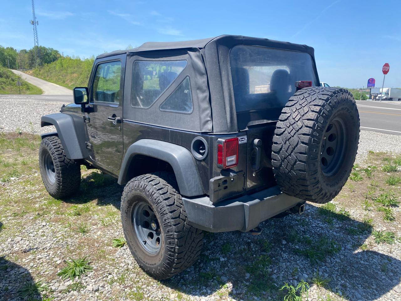 Jeep Wrangler 4WD 2dr Sport 2017
