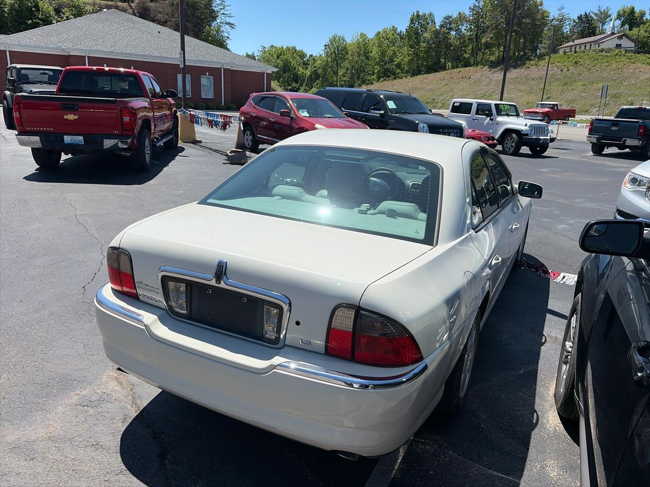 Lincoln LS 4dr Sdn V6 Auto w/Luxury Pkg 2005