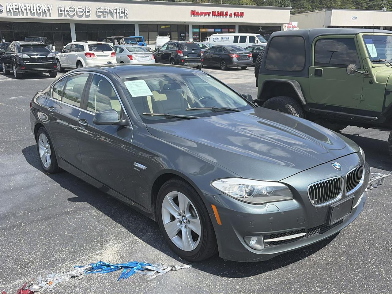 BMW 5 Series 4dr Sdn 528i xDrive AWD 2012