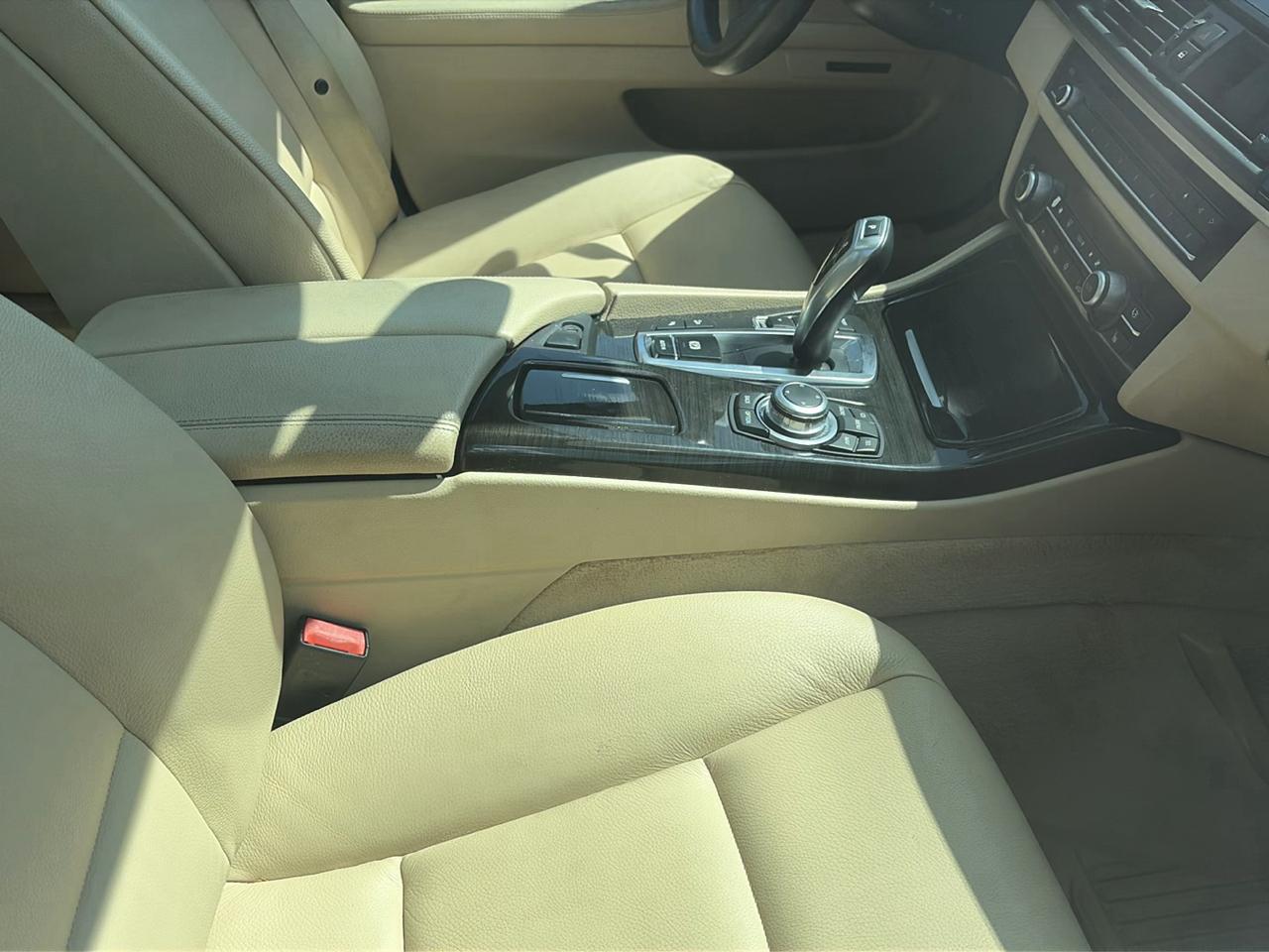 BMW 5 Series 4dr Sdn 528i xDrive AWD 2012
