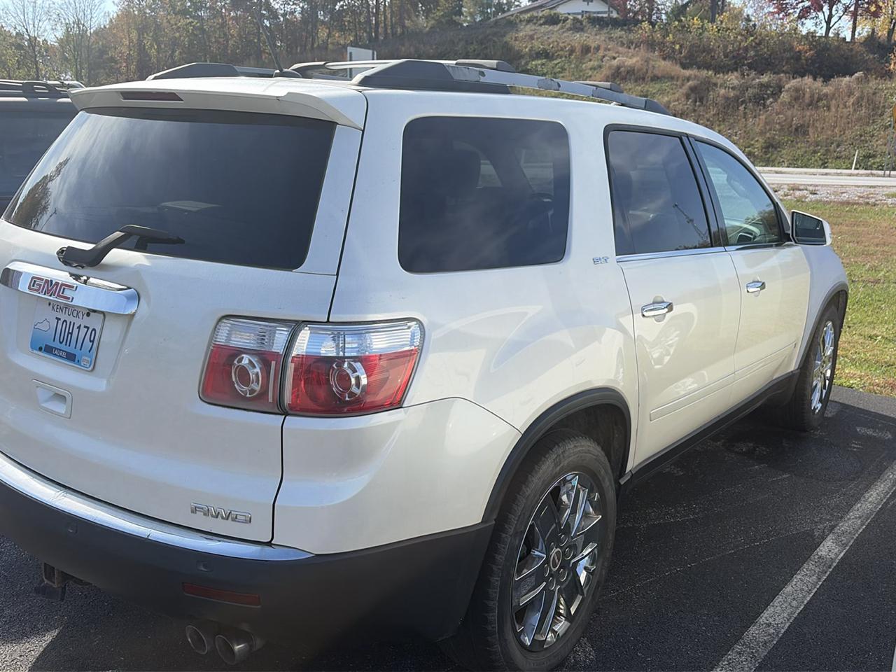 GMC Acadia AWD 4dr SLT2 2010