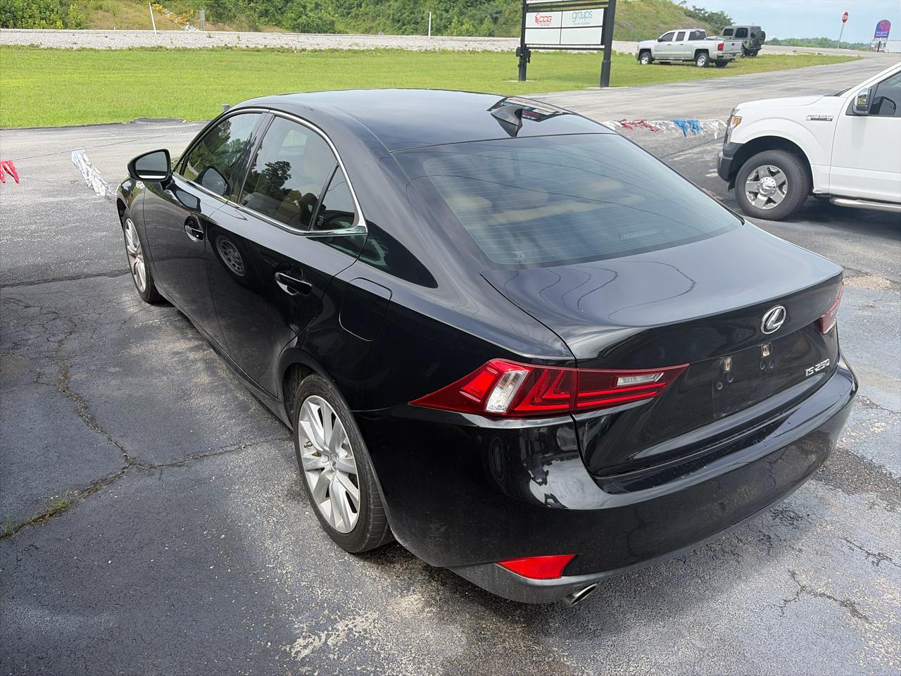 Lexus IS 250 4dr Sport Sdn Auto RWD 2014