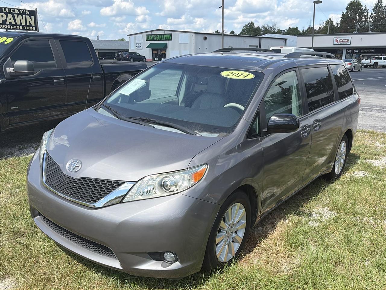 Toyota Sienna 5dr 7-Pass Van V6 Ltd AWD (Natl) 2014