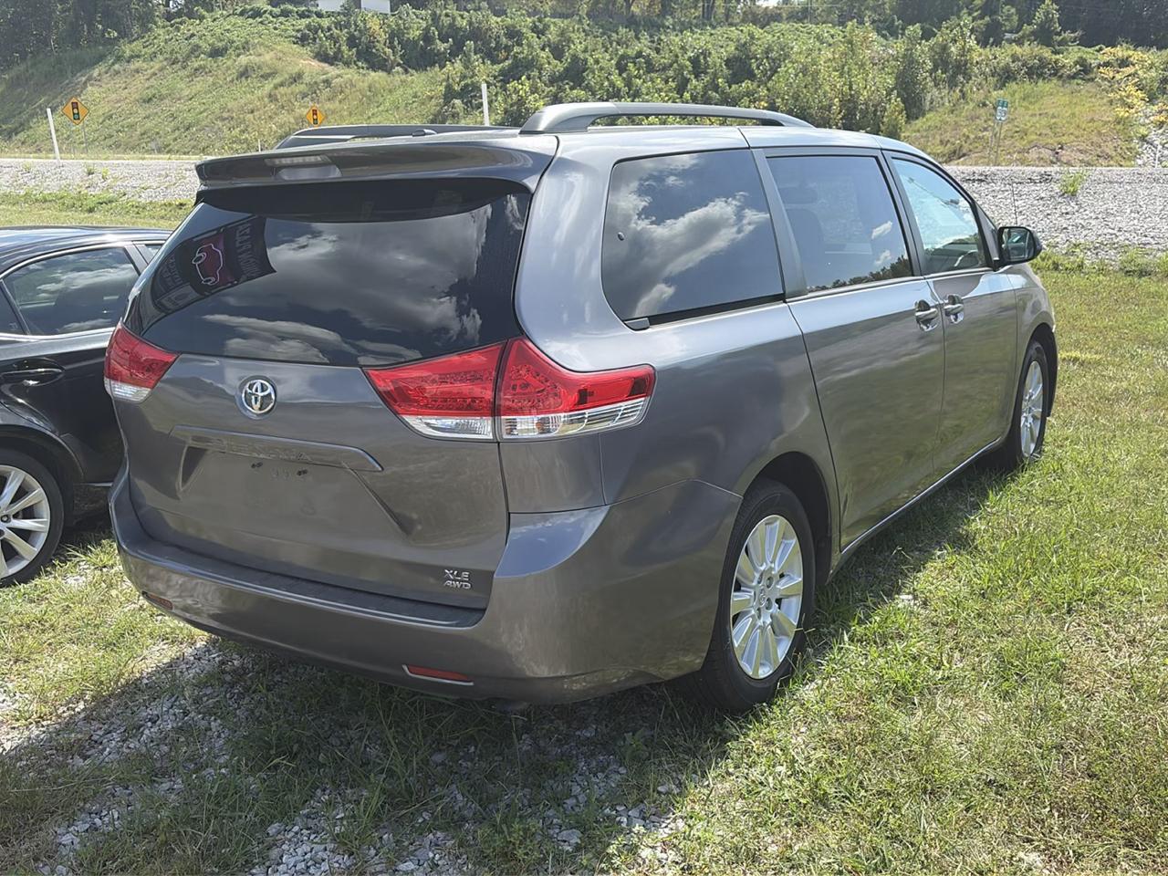 Toyota Sienna 5dr 7-Pass Van V6 Ltd AWD (Natl) 2014