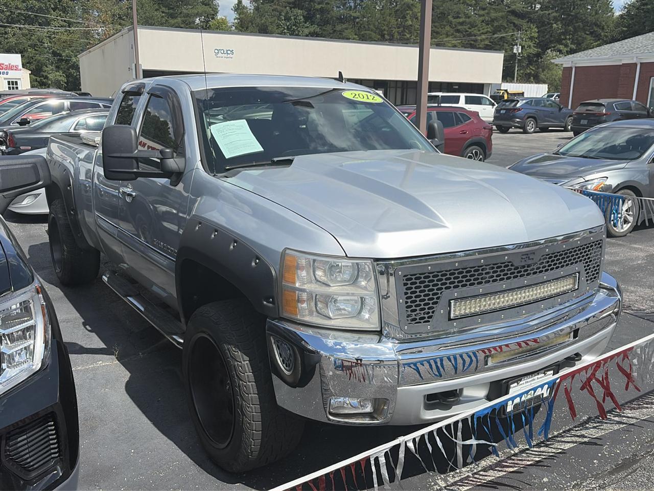 Chevrolet Silverado 1500 4WD Ext Cab 143.5" LT 2012
