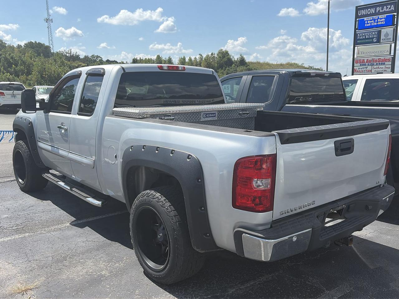 Chevrolet Silverado 1500 4WD Ext Cab 143.5" LT 2012