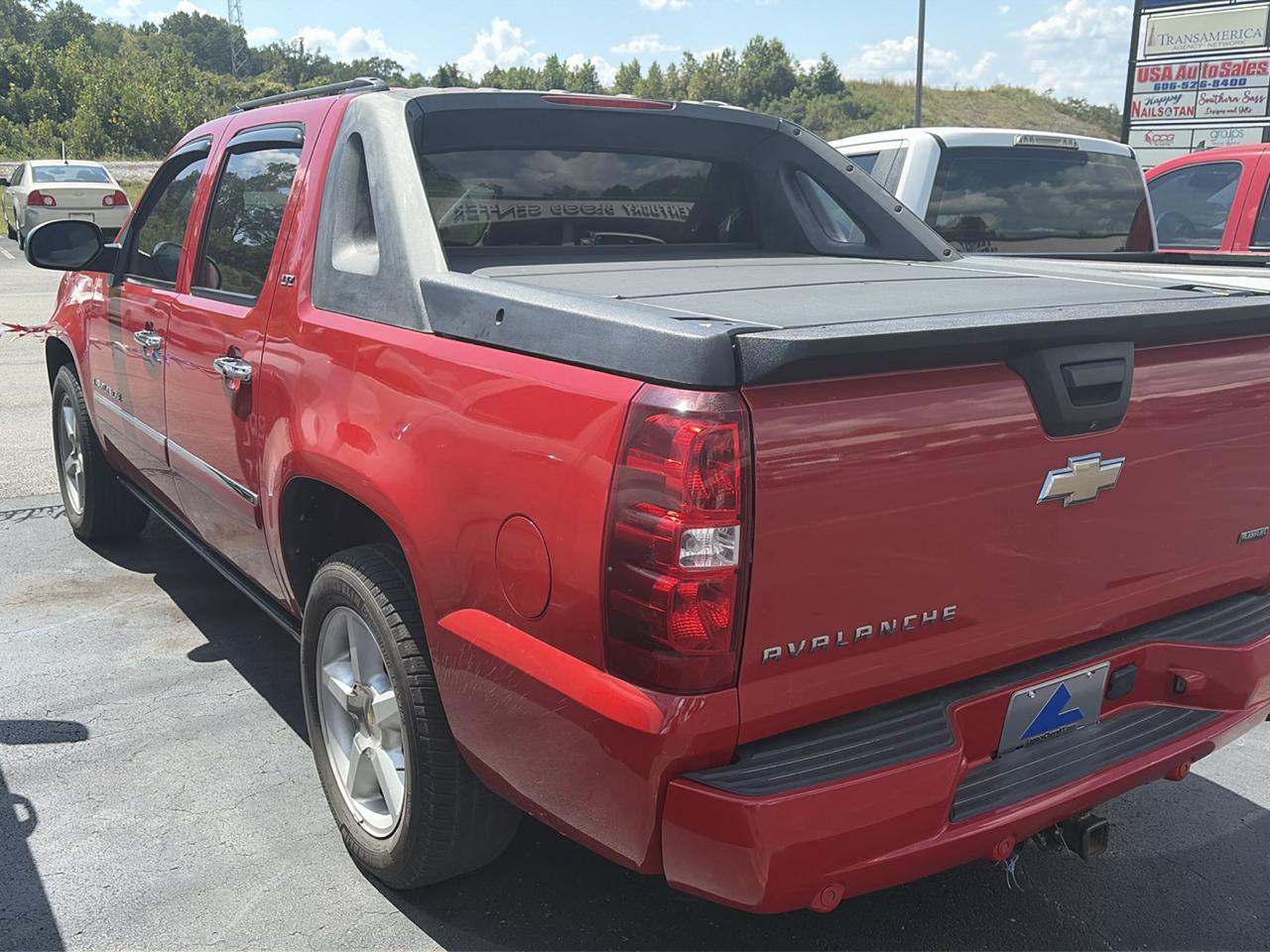 Chevrolet Avalanche 4WD Crew Cab 130" LTZ 2009